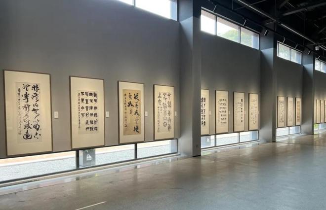 枇杷》仅展一日深港艺术同时发声开元棋牌一周观展｜宋画《山鹊(图59)